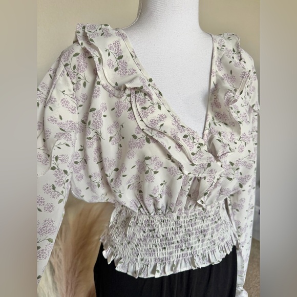 Akaiv Tops - NWT - Floral Ruffle Smocked Crop Blouse